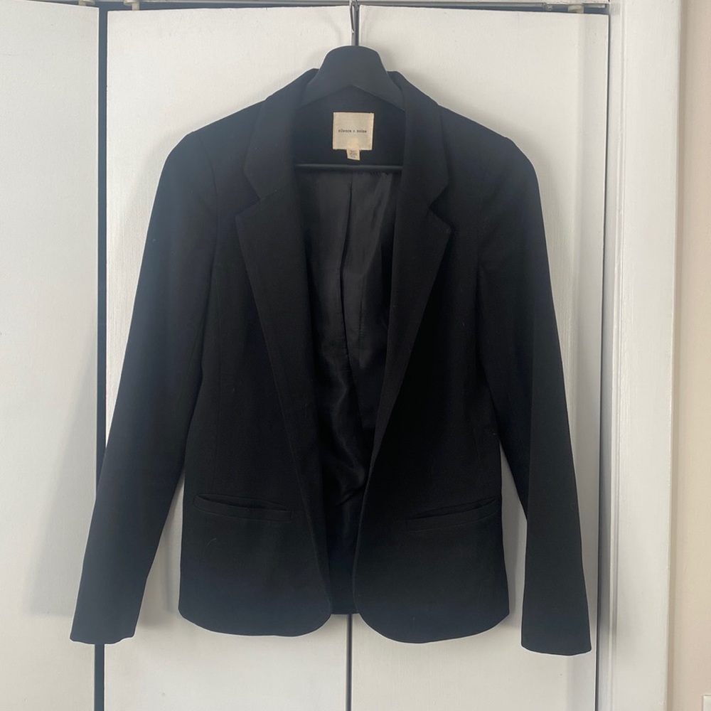 Silence and noise blazer